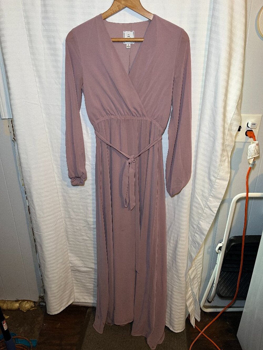 DB Studio Mauve Maxi Dress Size 4 Long Sleeve Formal
